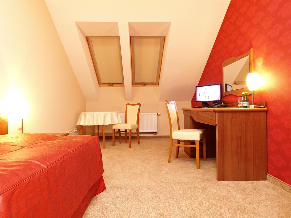 Hotel Fajkier Kroczyce Exteriör bild